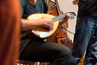 Selenkus #7. Kontrabass, Mandoline. 10. Sotöönz-Stobete. G7, Güterstrasse 7, Luzern
